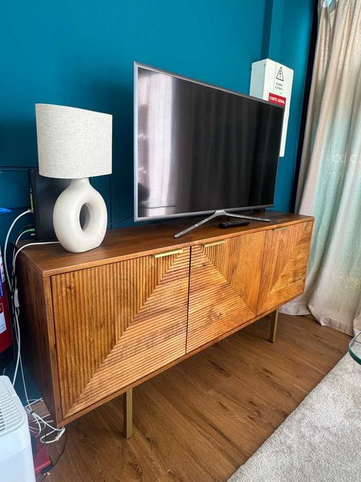 Aparador / Móvel de TV Estilo Mid-Century em Madeira Trabalhada