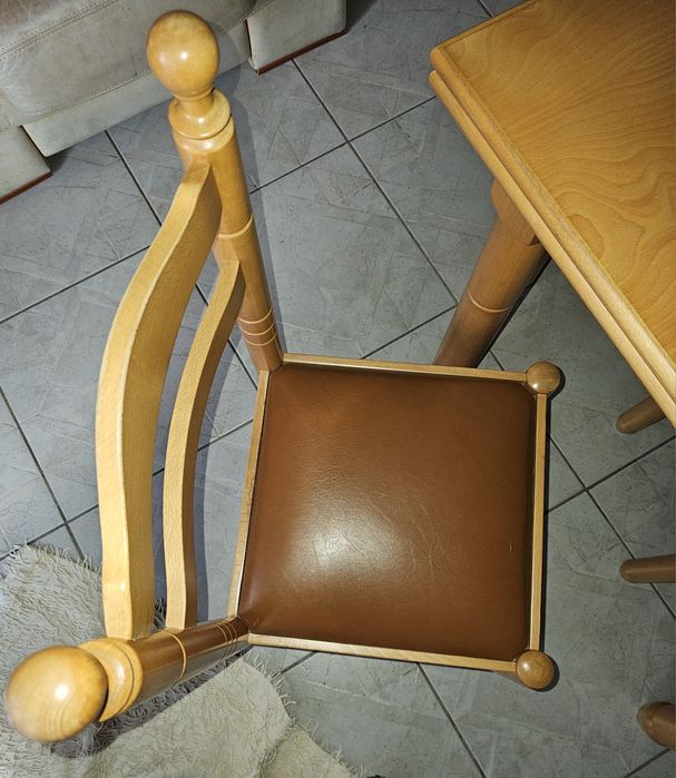 SÓ HOJE Mesa de jantar em faia natural + conjunto de cadeiras