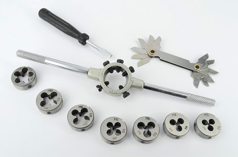 Набор инструментов метчиков и плашек Mannesmann 32 Ед. Германия