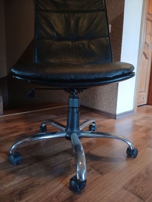 Продаю реально в хорошому стані крісло!!!