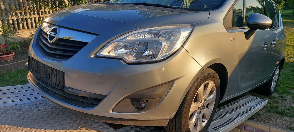 Opel Meriva B Kompletny przód Z179 Europa
