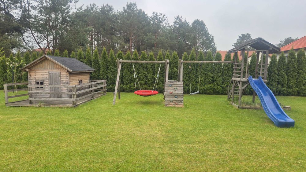 Plac zabaw ślizg piaskownica