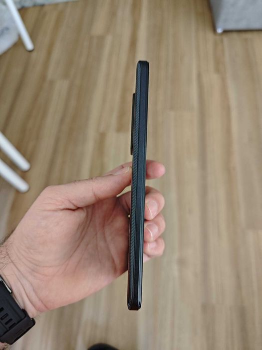 Poco F5 Pro Black 256GB / 12GB RAM – Como Novo (Com Caixa)