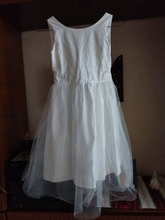 Сукня біла для дівчинки 9-10 років, якісна!