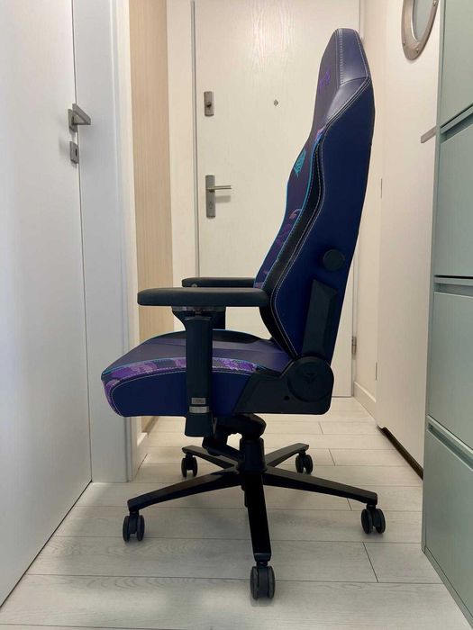 Fotel gamingowy Secretlab TITAN Evo Fortnite Battle Bus – Premium