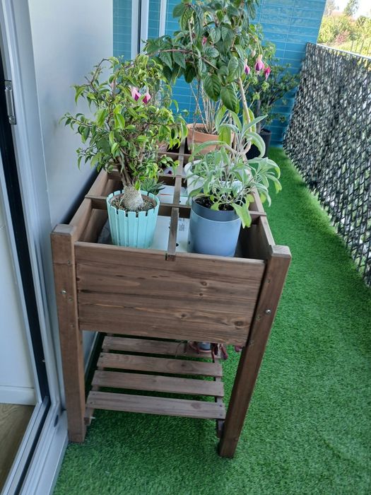 Mesa de cultivo em madeira