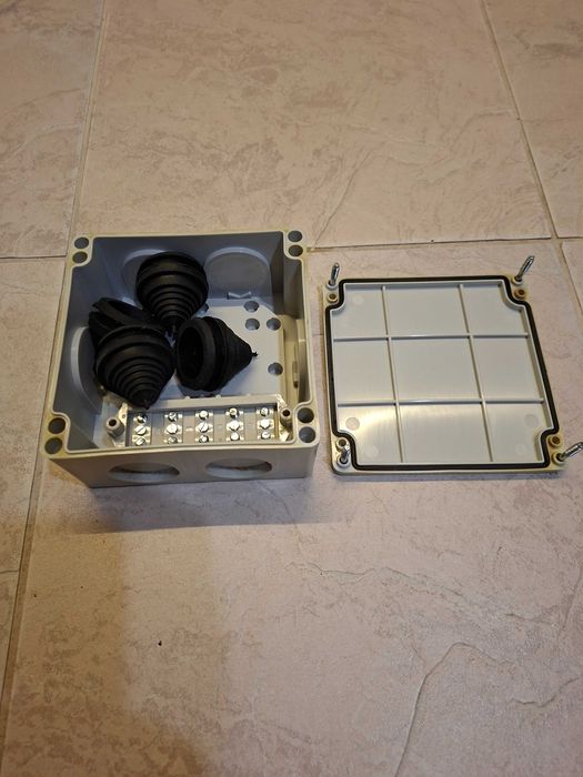 Puszka elektryczna IP44