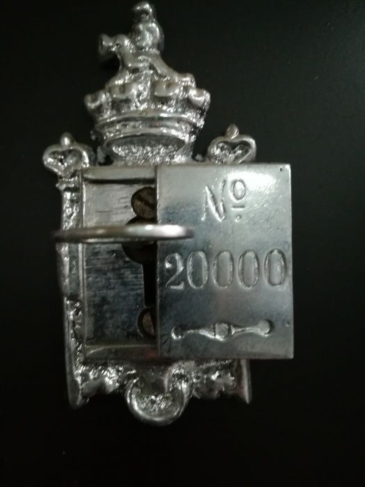 Cofre Antigo Restaurado