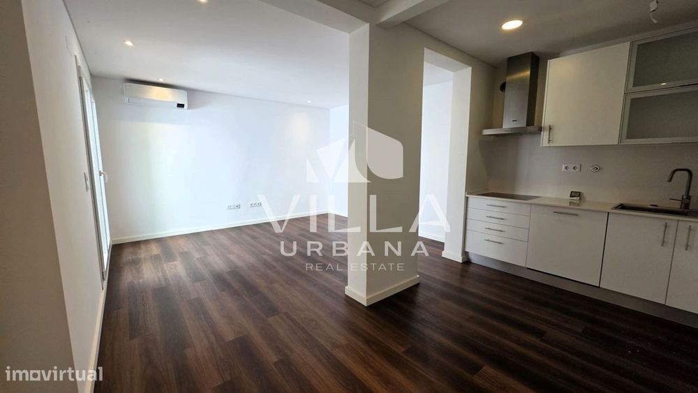Apartamento T2 c/ Espaço Exterior localizado no Centro de Almada