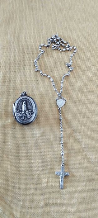 Terço antigo Nossa Senhora do Rosário de Fátima  prata com caixinha