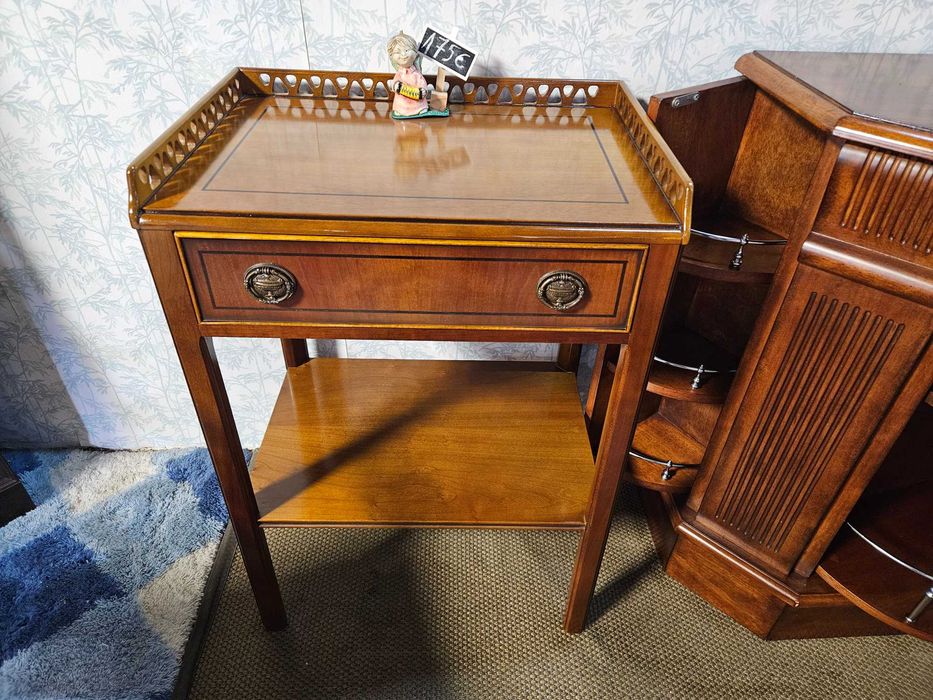 Mesa de apoio - óptimo estado geral