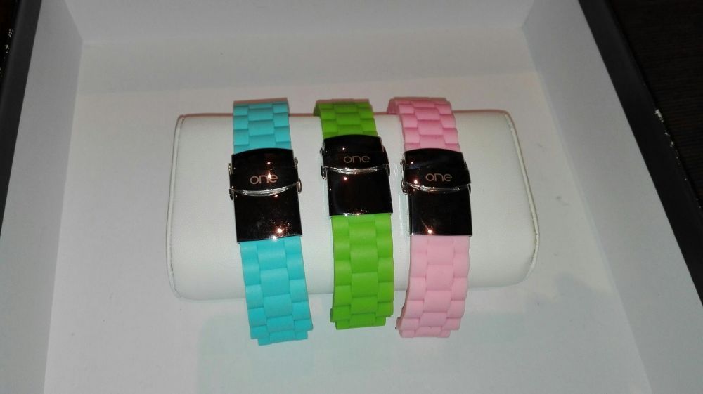 Braceletes Novas dos relógios One