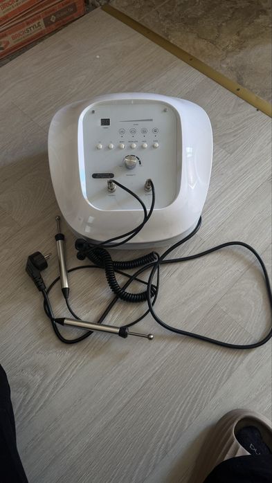 Сертифікований апарат мікрострумової терапії Nova NV 1006 L