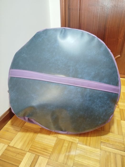 Puff cor roxa bom estado