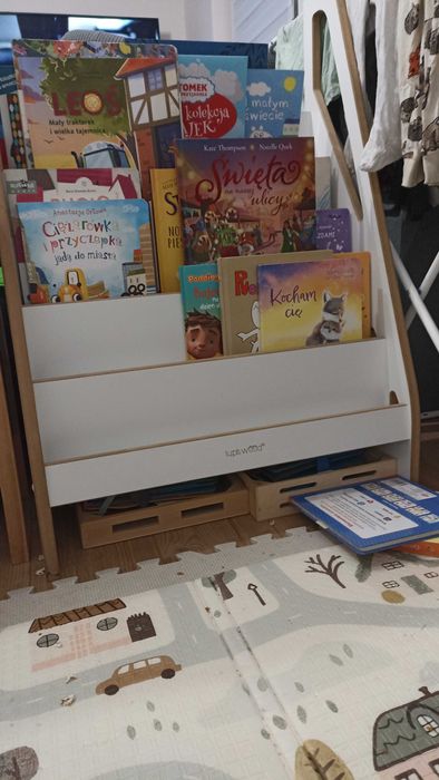 Biblioteczka dla dzieci, Montessori