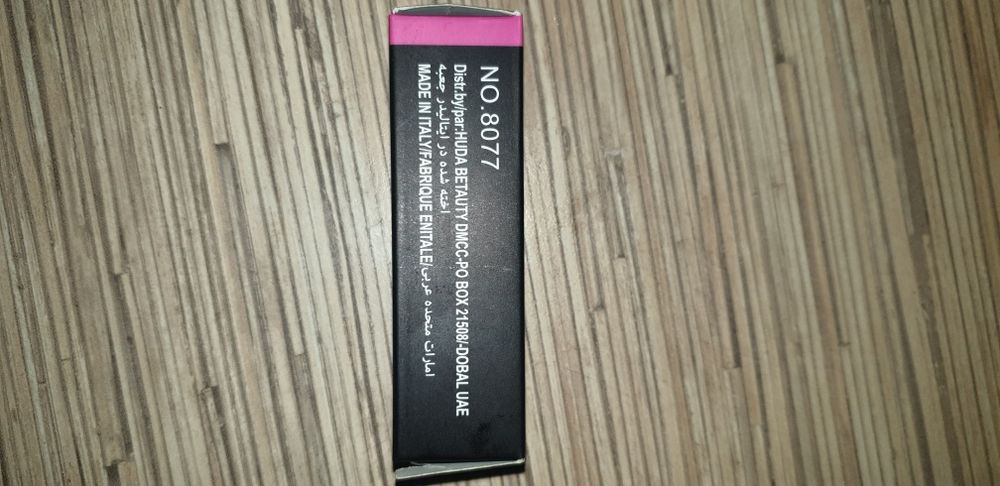 Szminka Huda Beauty nowa.