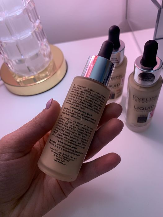 Eveline Podkład Liquid Control 010 Light Beige