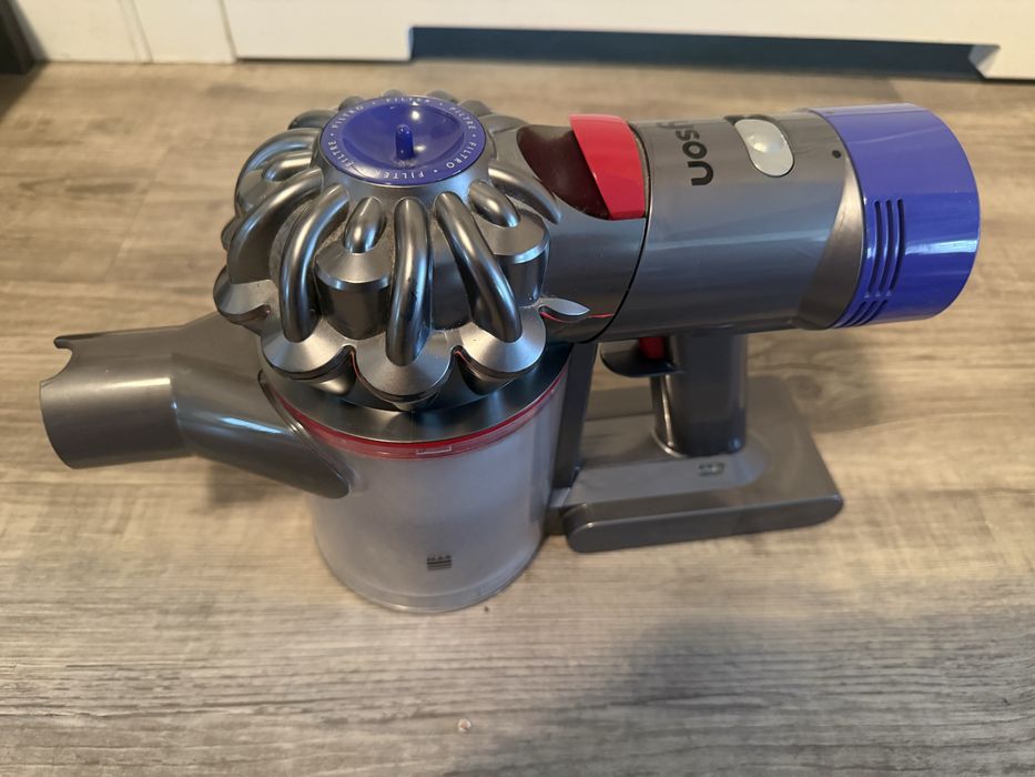 Odkurzacz bezprzewodowy Dyson V8 Absolute | Zestaw akcesoriów, stan bardzo dobry