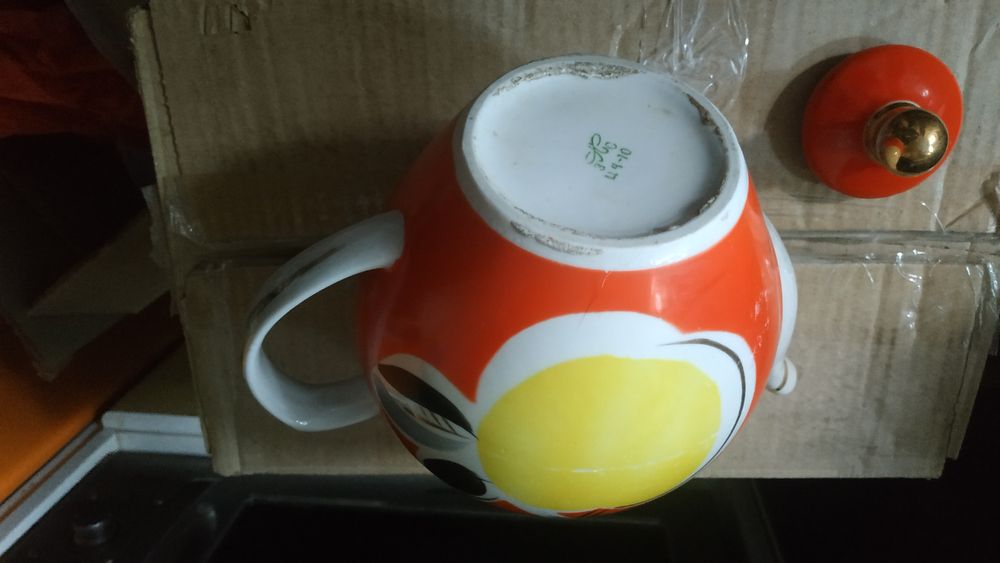 Продам чайники разные