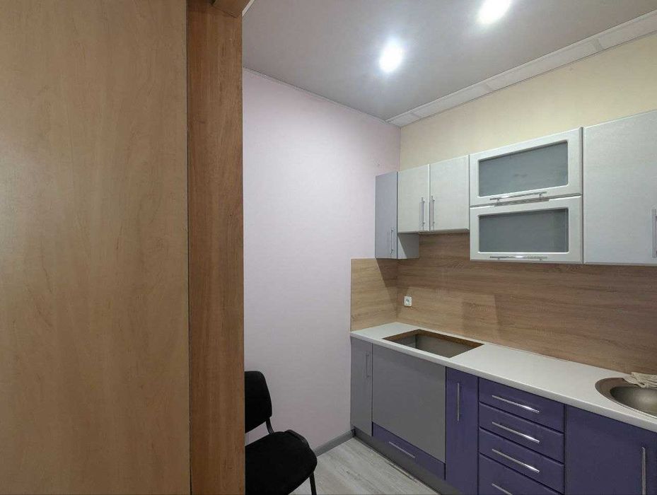 Продаж квартири в центральному районі. З окремим входом. Перший поверх