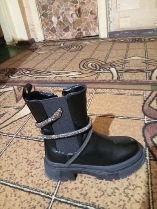 Продам зимние сапоги