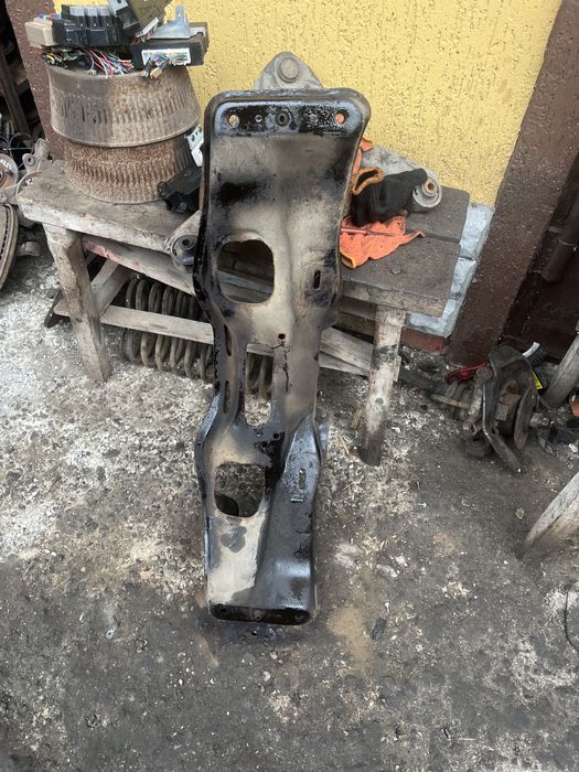 Подрамник балка перед Субару легаси subaru legacy год 04