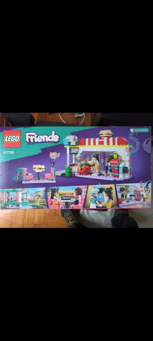 LEGO Friends: Restaurante do Centro da Cidade de Heartlake 41728