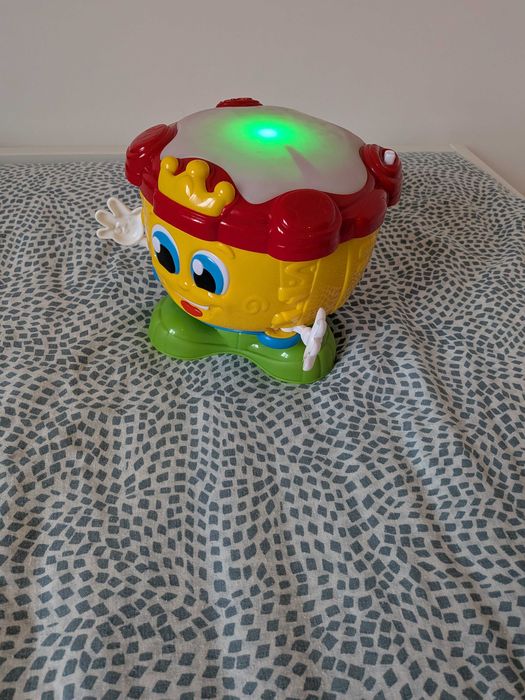 Brinquedo com música e luz