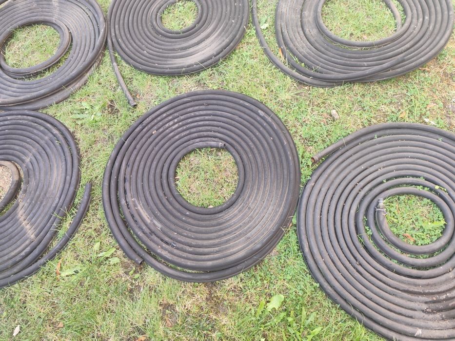 Czarne węże do ogrzewania wody