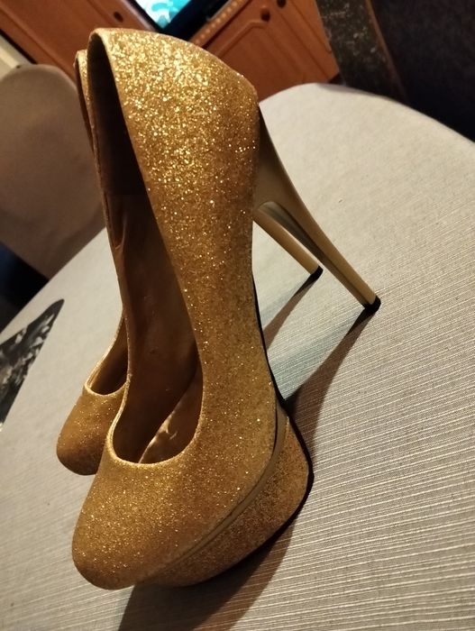 Buty na wysokim obcasie nowe