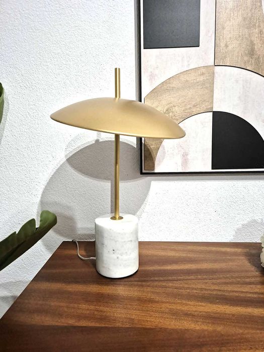 Comoda Olaio Baltico / Mesa de Apoio / Vintage / Anos 60-70 / Movel / Quarto