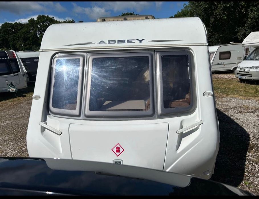 Caravana Abbey Vogue 2 650 + Avançado Kampa Air 400
