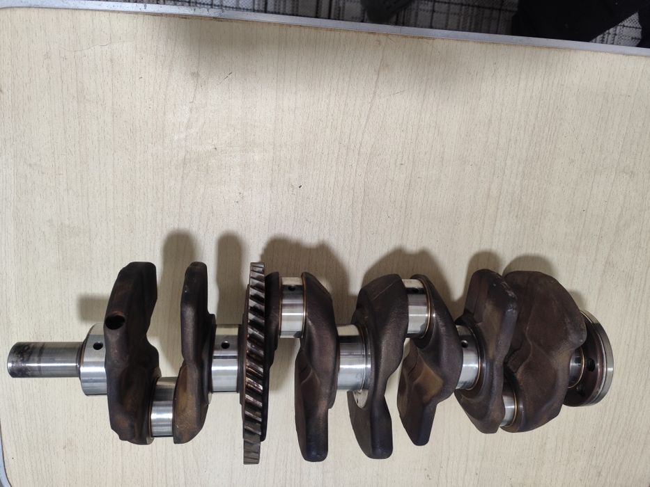 Колінвал Toyota Kamry 30.  2.4