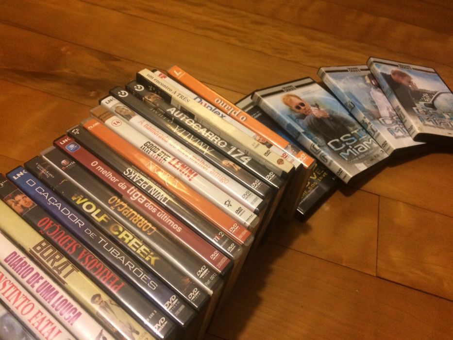 31 Filmes e 1 série do CSI de Em DVD