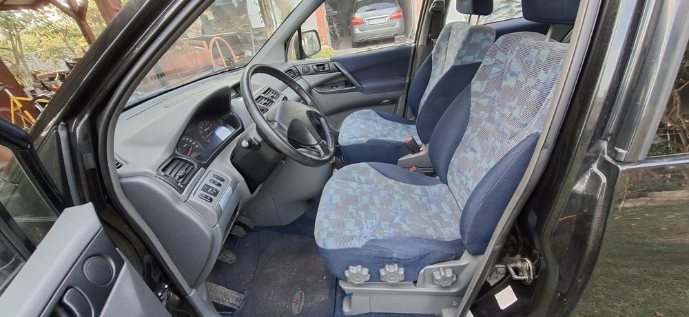 Mitsubishi Space Runner