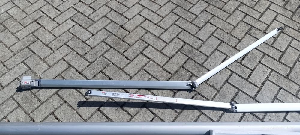 Várias peças para toldo Fiama 45S, como novas e não só