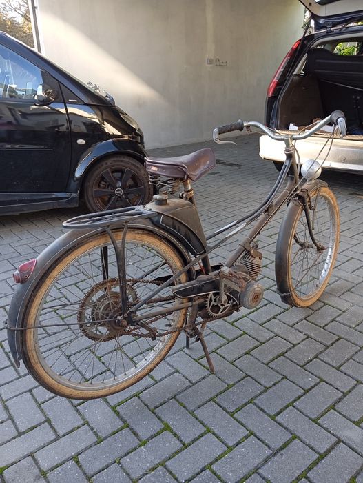 Mobelet  1950 trabalhando