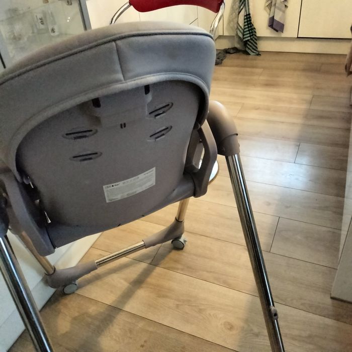 Krzeselko do karmienia poziomowane