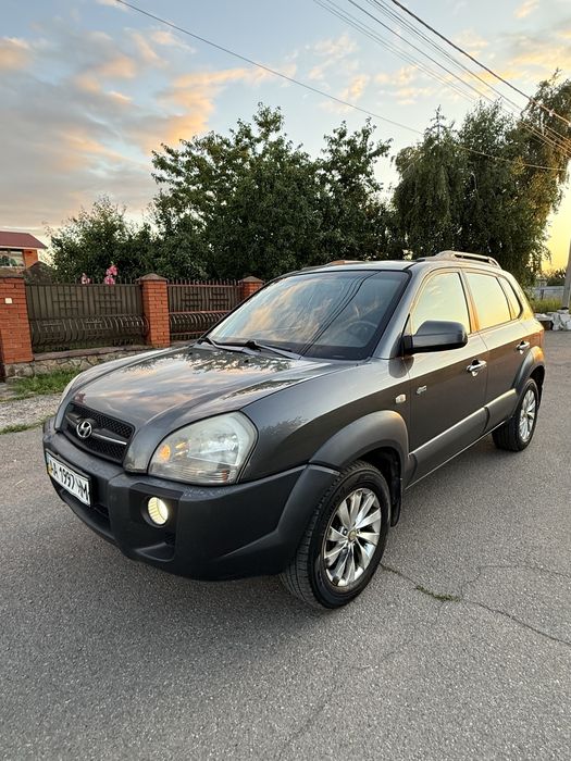 Tucson 2,7 4WD.  2008