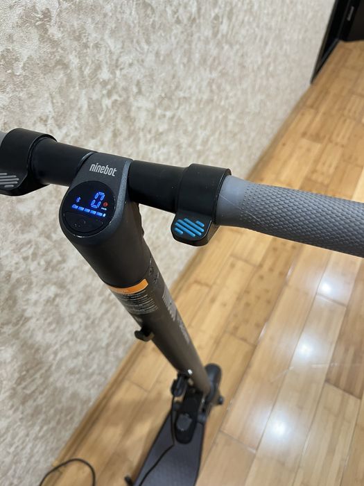 Електросамокат Ninebot