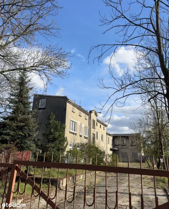 Sprzedam kamienice, podłączona do ciepłowni. Zabudowa wielofunkcyjna.