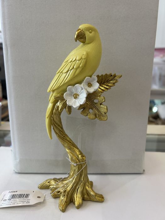 Estatueta Decorativa Papagaio / Catatua Amarela em Pedestal Dourado