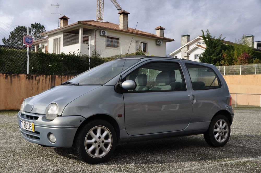 Renaul Twingo Cinzento