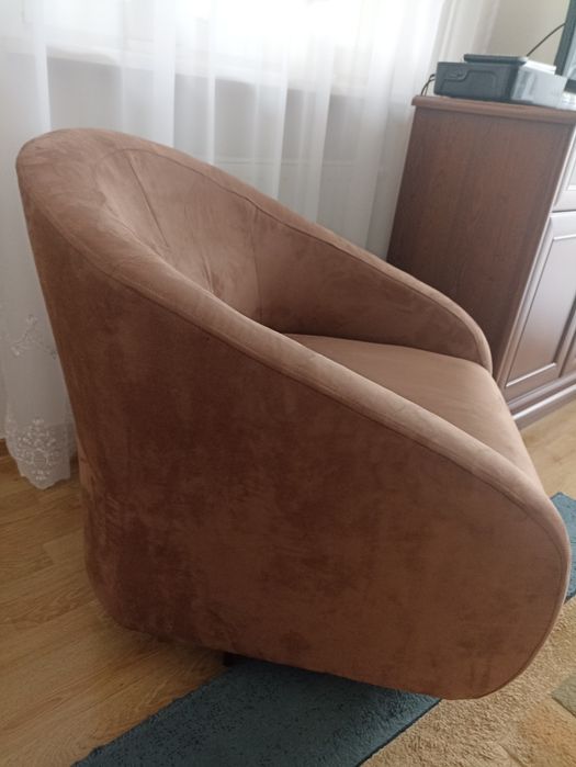 Fotel wypoczynkowy obrotowy