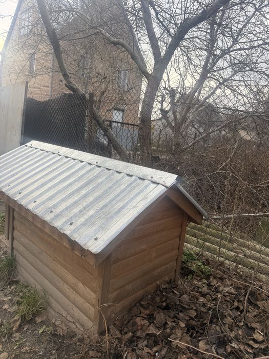 Утеплена собача будка для великої собаки