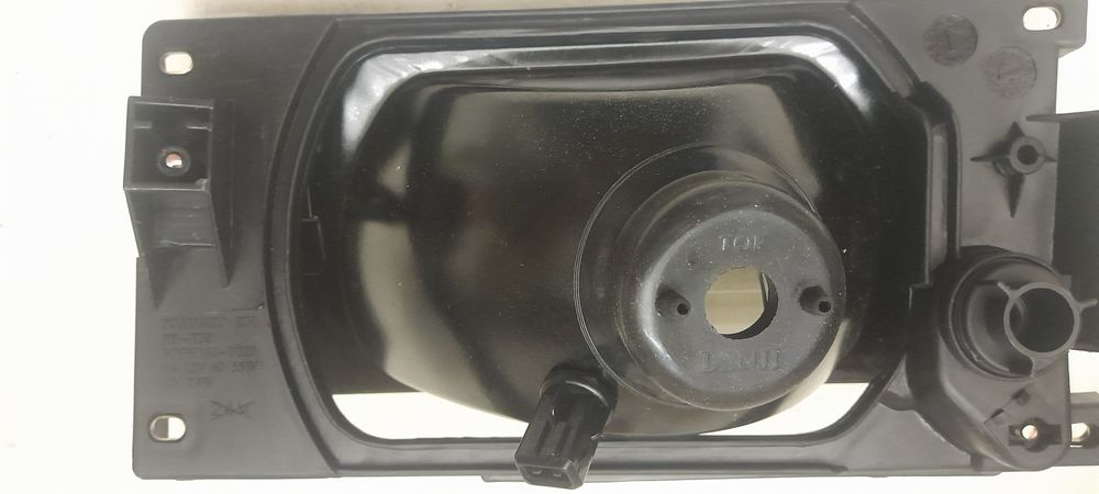 Farol lado direito polo g40