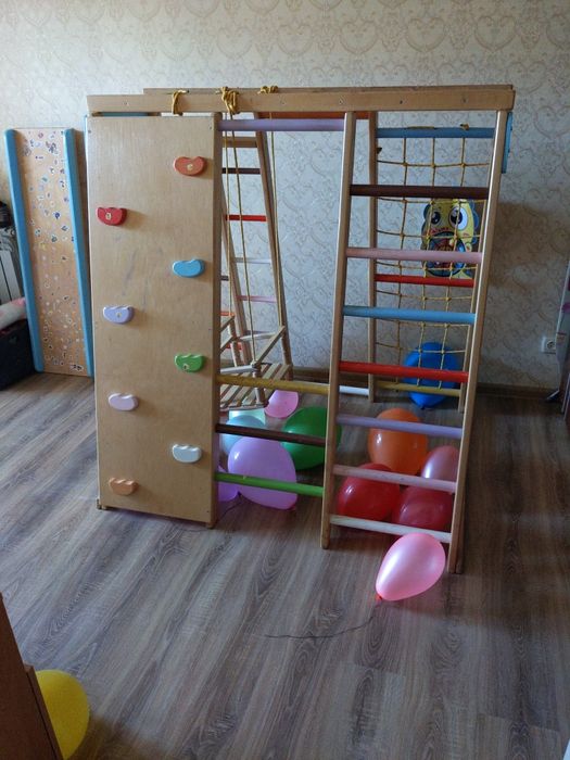 Дитячий спортивний комплекс дитячий. Горка. Гойдалка.