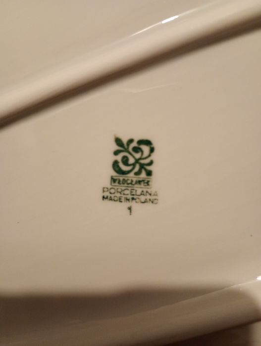 Dwa duże półmiski