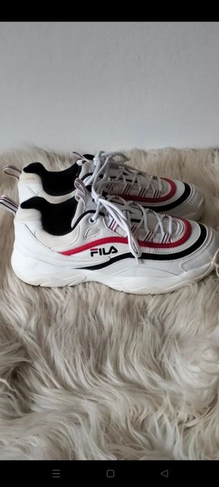 Damskie buty sportowe Fila w rozmiarze 40/26,5cm