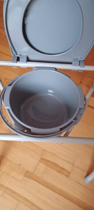 Krzesełko toaleta przenośna